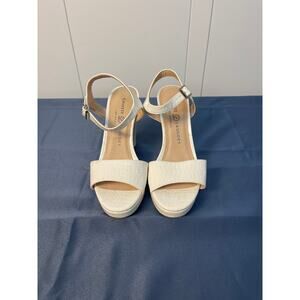 Chinese Laundry LA Open Toe Platform Croc Embossed Pumps Color Cream Size 8/38.5